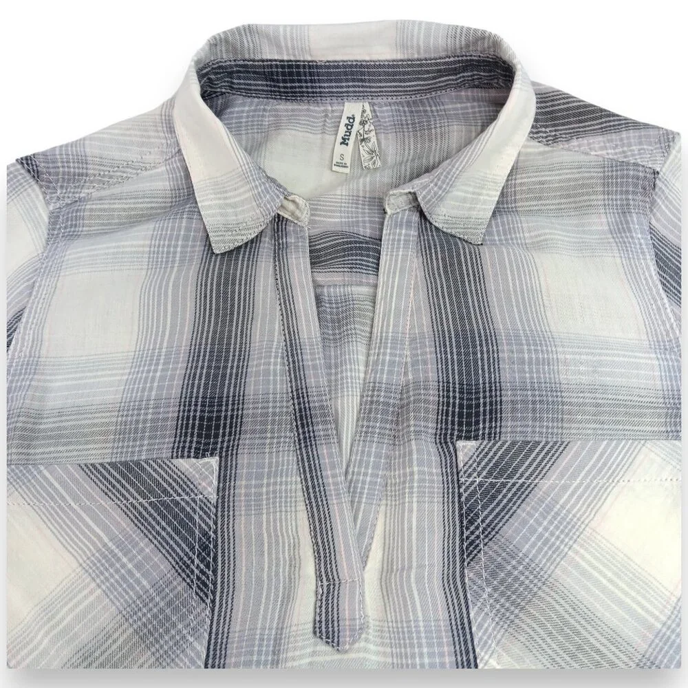MUDD-Women's-Plaid-Gray-Black-Pink-SMALL-pullover-V Neck-Long Sleeve-Pockets - Picture 12 of 16